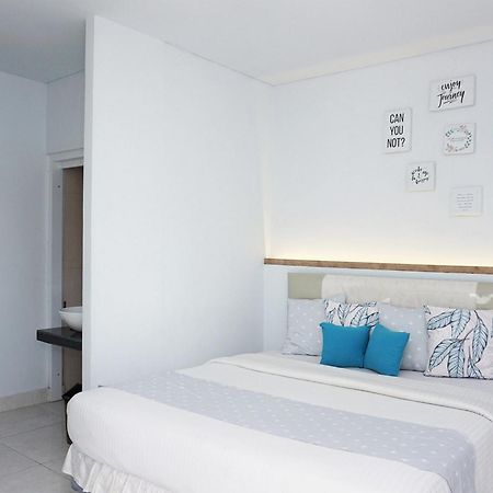 Отель Reddoorz Near Jalan Gatot Subroto Barat Denpasar Экстерьер фото