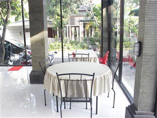 Отель Reddoorz Near Jalan Gatot Subroto Barat Denpasar Экстерьер фото